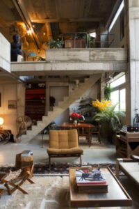 20 Eclectic Apartment Interior Ideas For Your Inspiration! - My Decor Inspo - Concrete Apartment Eclectic Interior