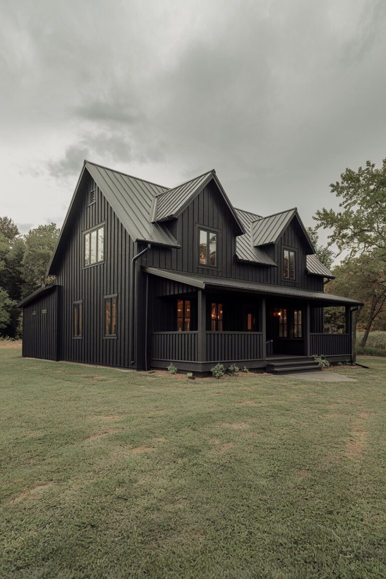 10 Black Modern Farmhouse Exteriors That Showcase Bold, Timeless Design ...