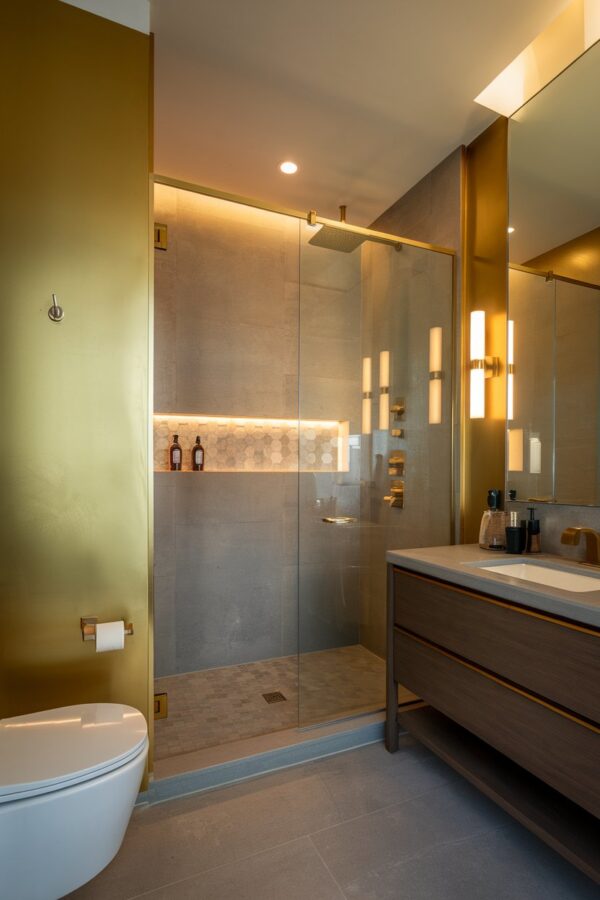 10 Bathrooms with Gold Accents to Inspire Sophisticated Style - My ...