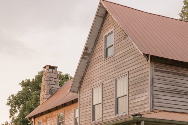 14 Rustic Farmhouse Exterior Ideas to Elevate Your Country Living ...